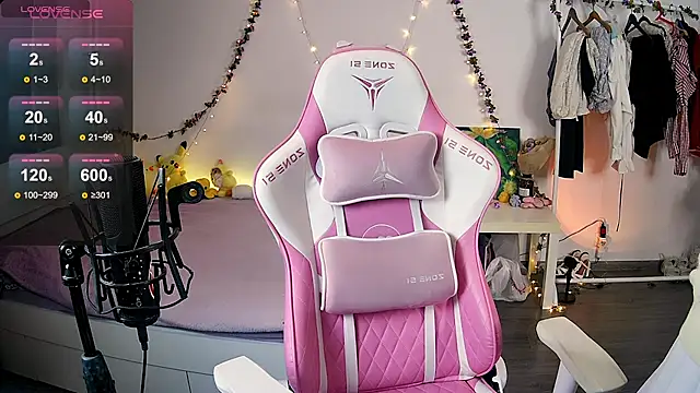 Violet Veliya online show from March 14, 2025, 4:40 pm