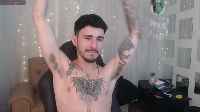 Snapshot of DmitriSanders chatting on December 26, 2024, 11:24 pm DmitriSanders online show from December 26, 2024, 11:24 pm