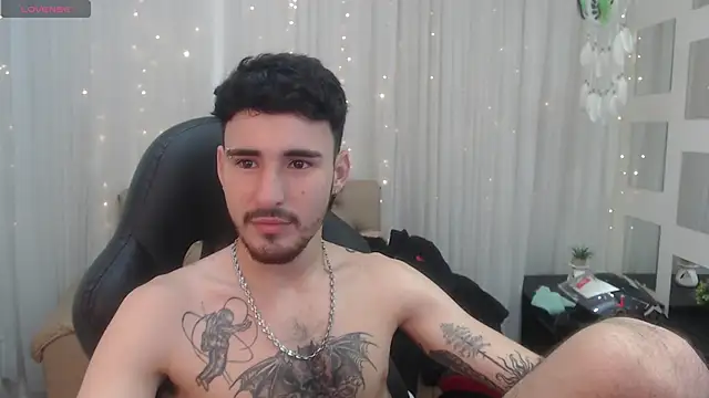 Snapshot of DmitriSanders chatting on December 27, 2024, 2:25 am DmitriSanders online show from December 27, 2024, 2:25 am