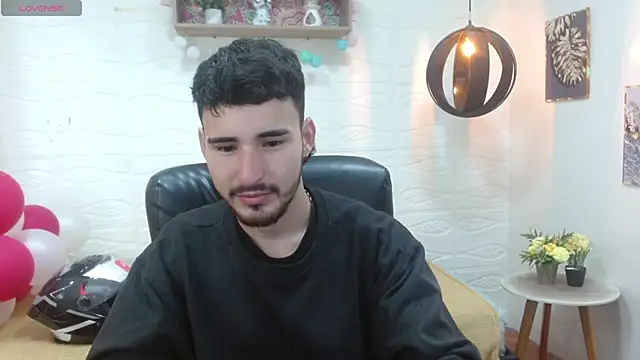 Snapshot of DmitriSanders chatting on March 8, 2025, 11:48 am DmitriSanders online show from March 8, 2025, 11:48 am