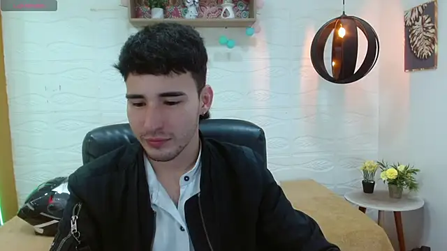 Snapshot of DmitriSanders chatting on March 14, 2025, 8:38 pm DmitriSanders online show from March 14, 2025, 8:38 pm