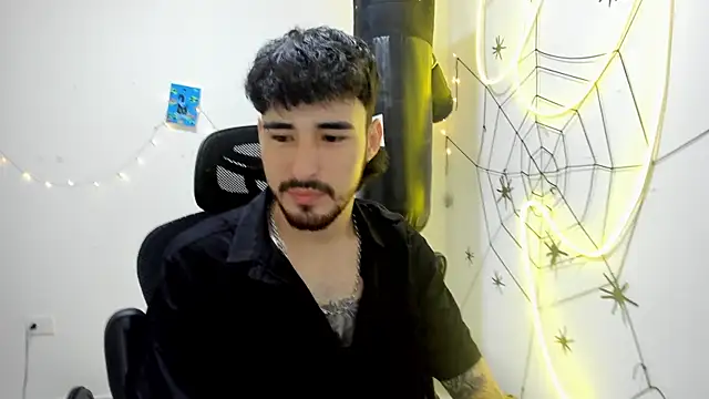 Snapshot of DmitriSanders chatting on January 10, 2026, 3:47 pm DmitriSanders online show from January 10, 2026, 3:47 pm