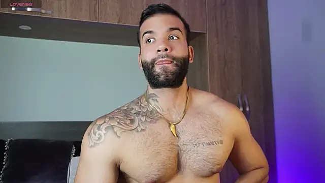 Snapshot of MarkHazze chatting on October 10, 2025, 5:34 pm MarkHazze online show from October 10, 2025, 5:34 pm