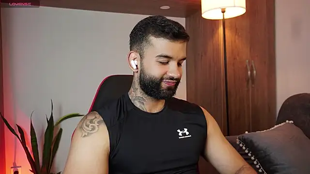 Snapshot of MarkHazze chatting on November 11, 2025, 9:48 pm MarkHazze online show from November 11, 2025, 9:48 pm