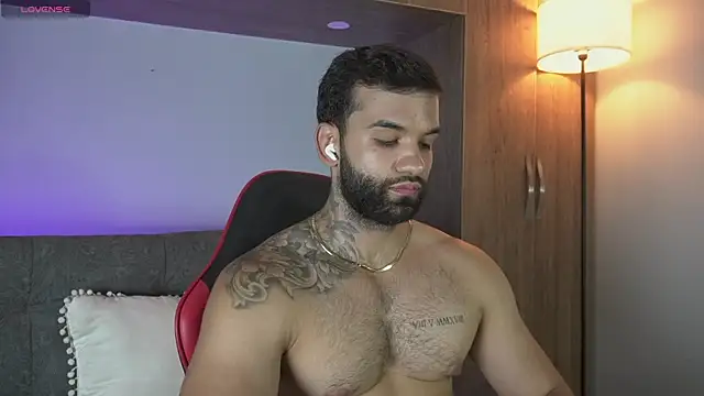 MarkHazze online show from April 18, 2026, 12:14 am