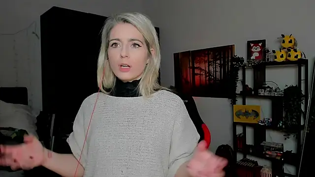 Lisaonthemoon online show from February 10, 2026, 6:12 pm