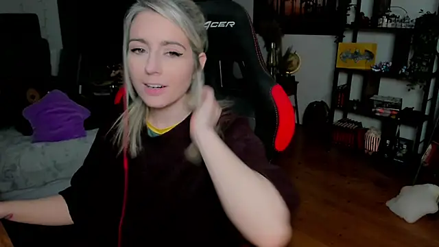 Lisaonthemoon online show from March 14, 2026, 7:41 pm