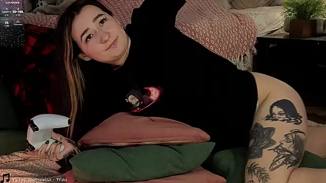 Snapshot of Megan__Hart chatting on December 20, 2024, 1:58 am Megan Hart online show from December 20, 2024, 1:58 am