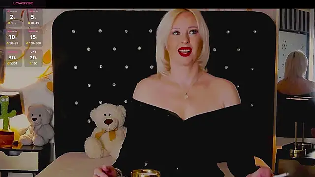 OliviaShaw23 online show from December 13, 2025, 8:58 pm