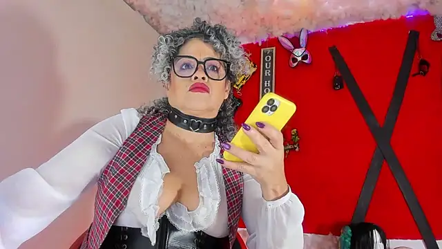 jena derboo online show from April 6, 2026, 10:27 am