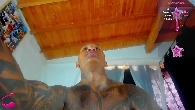 Snapshot of esteveen_ortegas_ chatting on November 3, 2025, 2:40 pm esteveen ortegas online show from November 3, 2025, 2:40 pm