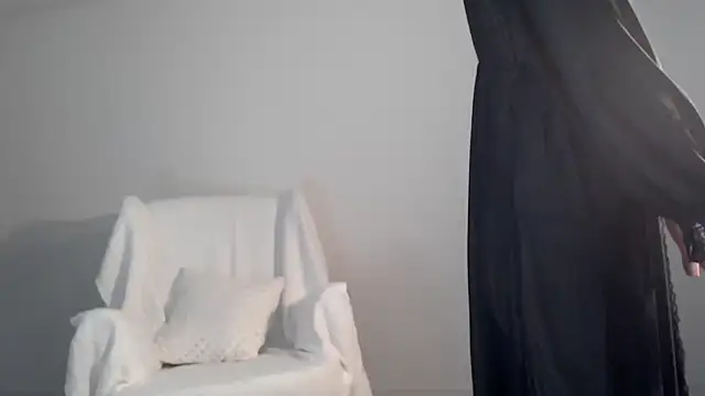 Lily 0000 online show from February 25, 2025, 1:28 pm