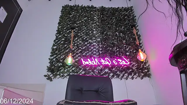 Snapshot of Brianna_Stars chatting on December 7, 2024, 8:27 pm Brianna Stars online show from December 7, 2024, 8:27 pm