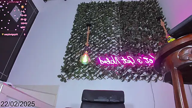 Snapshot of Brianna_Stars chatting on February 22, 2025, 11:35 pm Brianna Stars online show from February 22, 2025, 11:35 pm