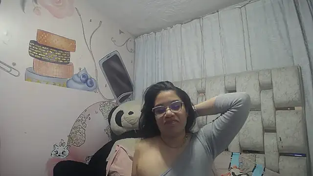 KEYRA-MILLER- online show from February 2, 2026, 2:21 am