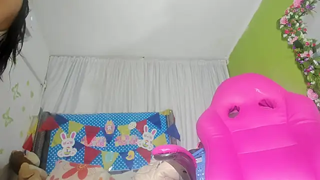 KEYRA-MILLER- online show from April 6, 2026, 6:42 pm