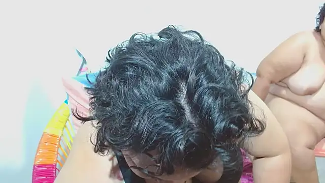 Snapshot of big_small_h0rny_ chatting on October 16, 2025, 12:22 am big small h0rny online show from October 16, 2025, 12:22 am