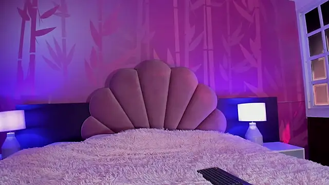 Lezy  online show from January 17, 2025, 9:06 pm