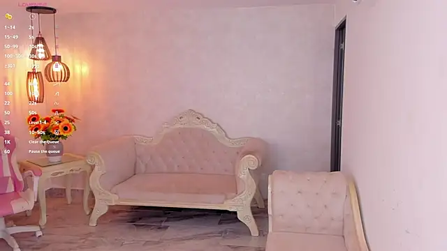 Snapshot of shantallknowless chatting on November 10, 2025, 11:31 am shantallknowless online show from November 10, 2025, 11:31 am