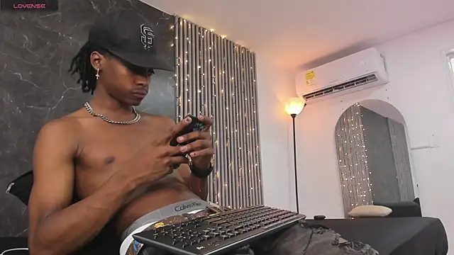 BRYXXXON1 online show from December 4, 2024, 3:10 pm