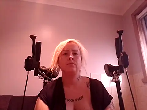 Snapshot of mollymay69 chatting on February 7, 2026, 7:34 am mollymay69 online show from February 7, 2026, 7:34 am