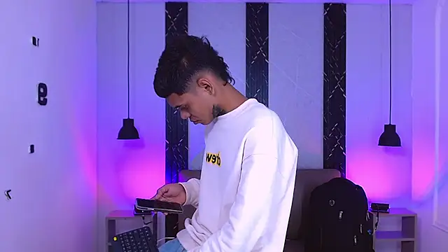 Snapshot of Damar_fhelipe chatting on October 17, 2025, 4:15 am Damar fhelipe online show from October 17, 2025, 4:15 am