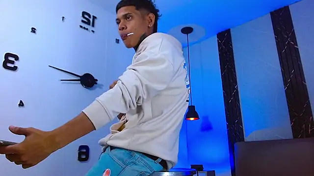 Snapshot of Damar_fhelipe chatting on November 6, 2025, 2:45 am Damar fhelipe online show from November 6, 2025, 2:45 am