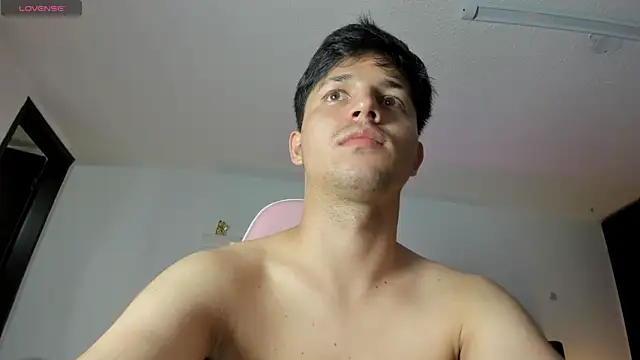 Snapshot of Issac_james_ chatting on September 13, 2025, 4:56 am Issac james online show from September 13, 2025, 4:56 am