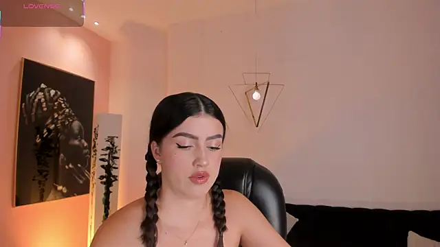 PaulinaSantos  online show from July 10, 2026, 7:49 pm
