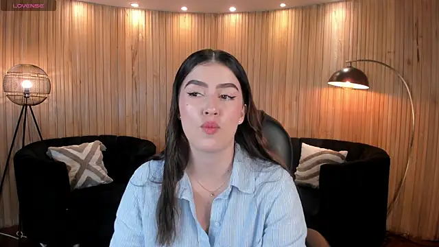 PaulinaSantos  online show from July 12, 2026, 5:37 pm