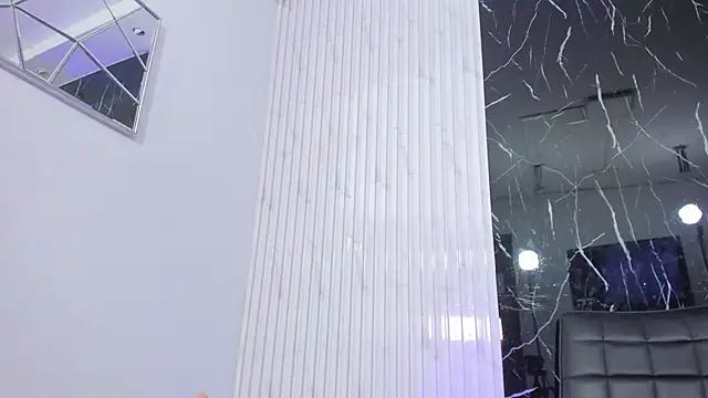 Snapshot of Mell_Saenz chatting on January 23, 2025, 10:44 pm Mell Saenz online show from January 23, 2025, 10:44 pm