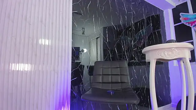 Snapshot of Mell_Saenz chatting on February 14, 2025, 1:29 pm Mell Saenz online show from February 14, 2025, 1:29 pm