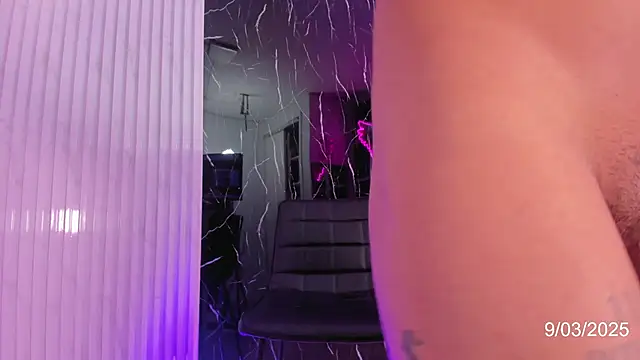 Snapshot of Mell_Saenz chatting on March 9, 2025, 8:18 am Mell Saenz online show from March 9, 2025, 8:18 am