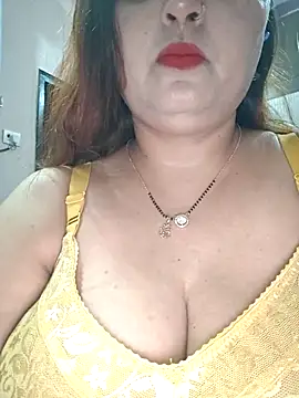 Dianaa9 online show from May 17, 2026, 6:37 pm