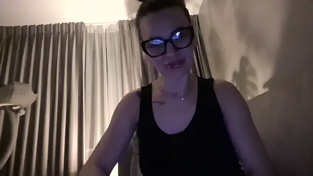 SweetMonicaUK online show from February 19, 2026, 10:17 pm