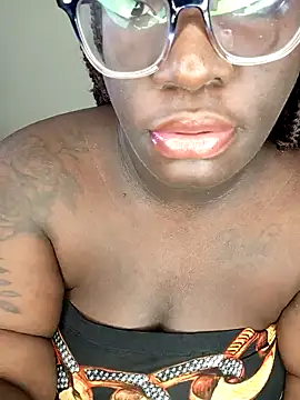 Snapshot of Toomuch_Squirt chatting on January 21, 2025, 5:38 am Toomuch Squirt online show from January 21, 2025, 5:38 am