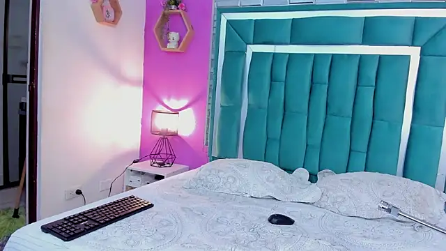 LORENSCOLLINS online show from February 14, 2026, 12:57 pm