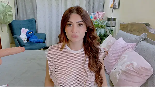 Abrilqueen online show from April 19, 2026, 12:00 am