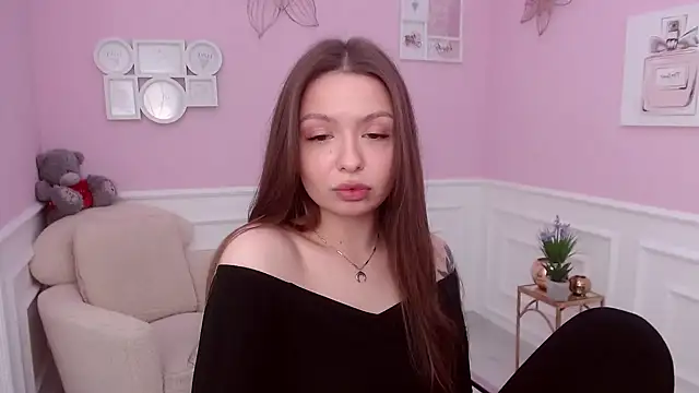 Snapshot of LucySkilar chatting on December 3, 2024, 8:49 am LucySkilar online show from December 3, 2024, 8:49 am