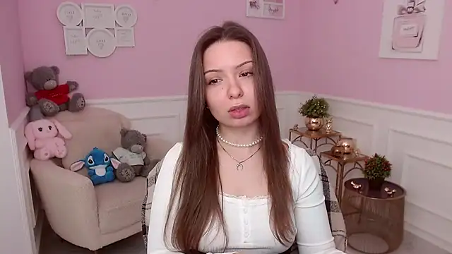 LucySkilar online show from March 29, 2026, 4:23 am