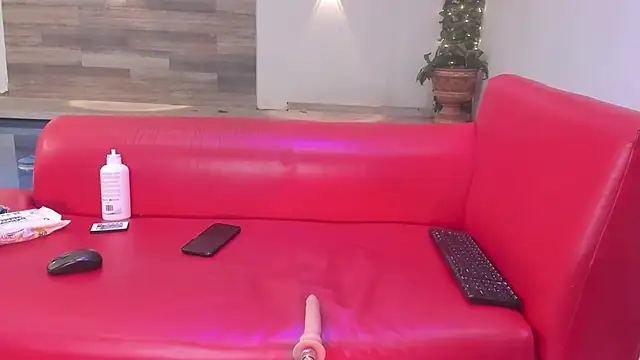 Snapshot of Maximo__ chatting on October 2, 2025, 9:11 pm Maximo online show from October 2, 2025, 9:11 pm