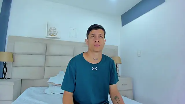 AgarEvans online show from December 15, 2025, 5:01 am