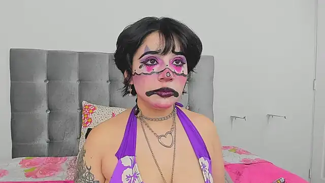 Snapshot of hey_noraly chatting on February 1, 2025, 4:35 am hey noraly online show from February 1, 2025, 4:35 am