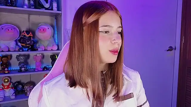 EmilyMiller  online show from November 24, 2025, 5:23 pm