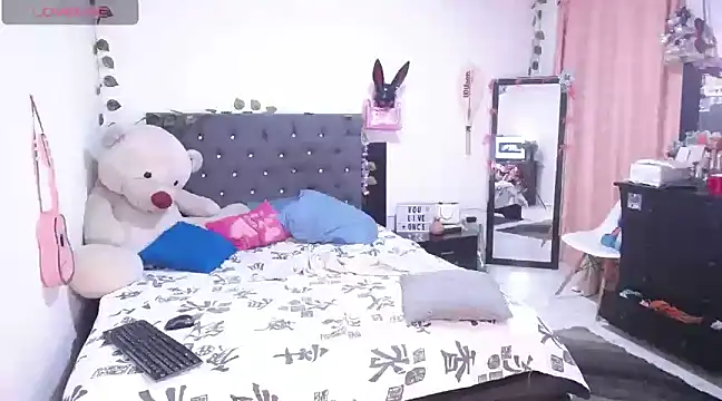 Pocahontaslovex online show from January 19, 2025, 4:36 pm