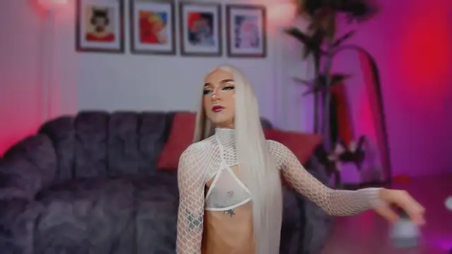 Snapshot of Taylor__foxxx chatting on October 16, 2025, 4:35 am Taylor foxxx online show from October 16, 2025, 4:35 am