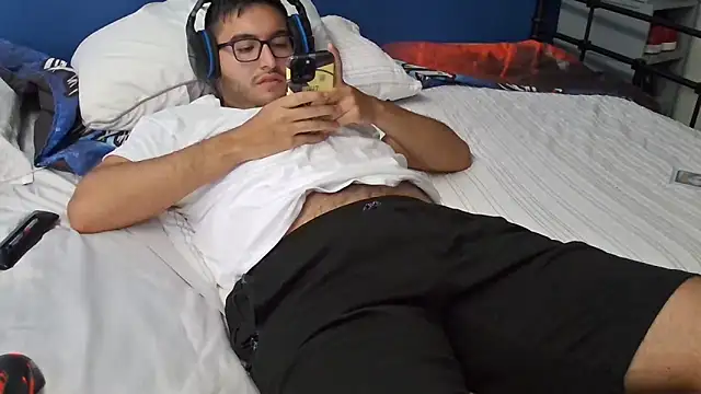 Snapshot of bwcalexander chatting on September 20, 2025, 2:51 pm bwcalexander online show from September 20, 2025, 2:51 pm