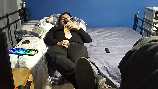 Snapshot of bwcalexander chatting on November 12, 2025, 11:03 pm bwcalexander online show from November 12, 2025, 11:03 pm