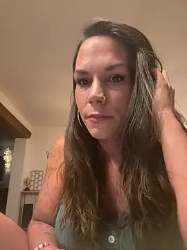 Lady Knaller online show from June 10, 2026, 7:24 pm