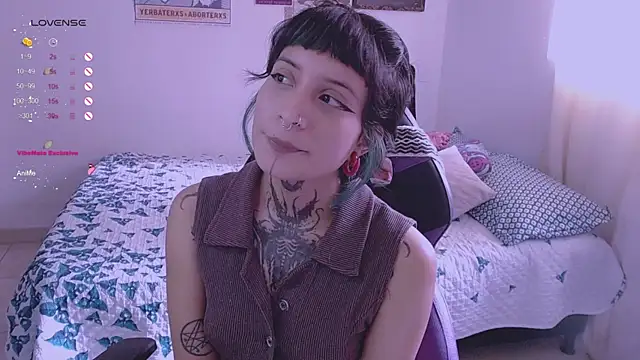 Snapshot of _Apola_77 chatting on December 17, 2024, 8:43 pm Apola 77 online show from December 17, 2024, 8:43 pm